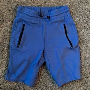 GapFit, size medium shorts